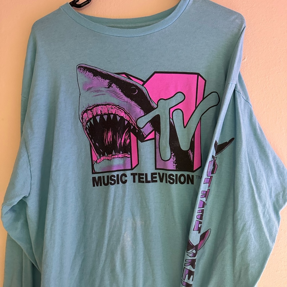 MTV Shark Long Sleeve